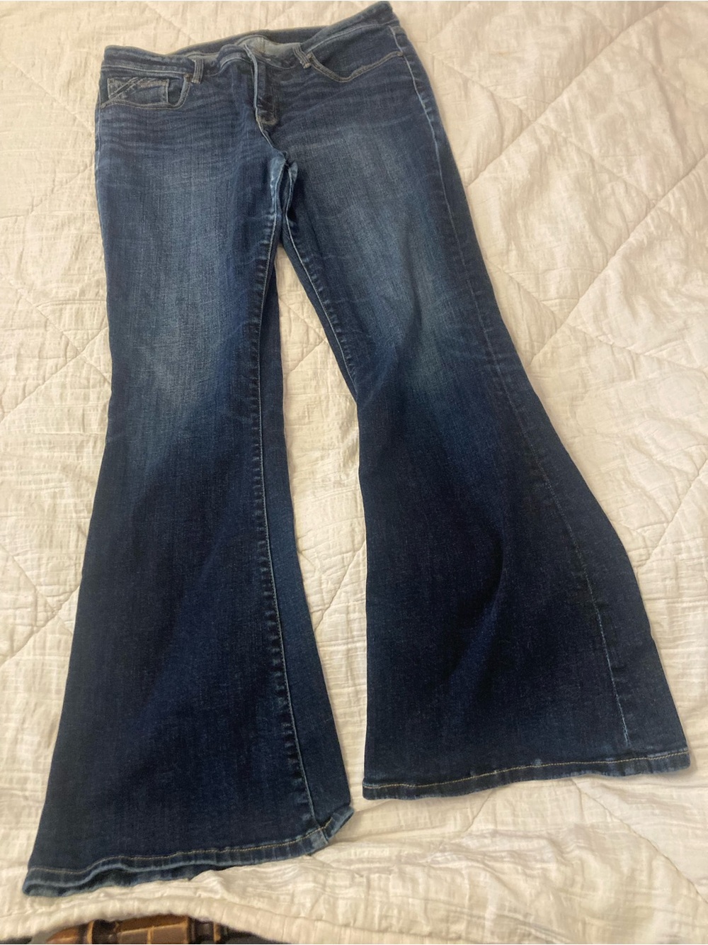 BUCKLE BLACK Dark Wash Flare Jeans 33x34